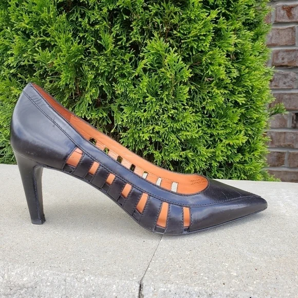 VIA SPIGA Perforated Black Pumps size 10 - Picture 4 of 10